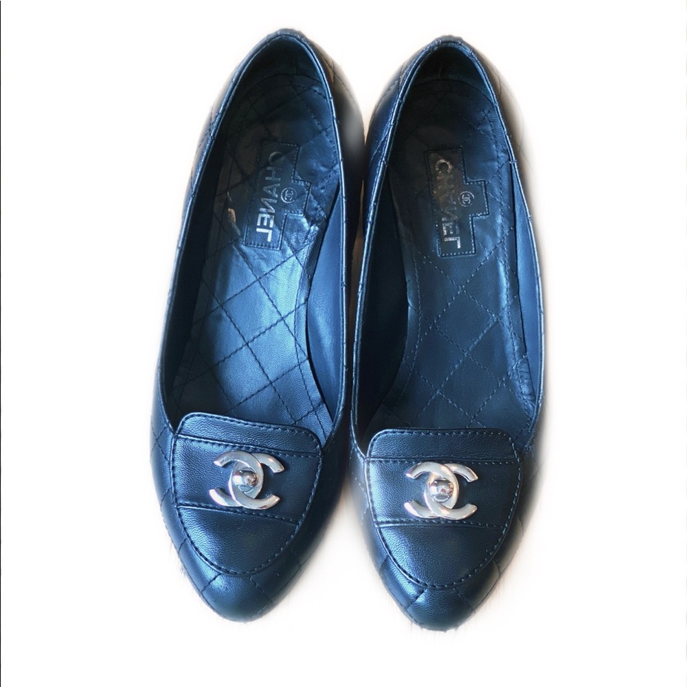 Chanel Black Quilted CC Pumps